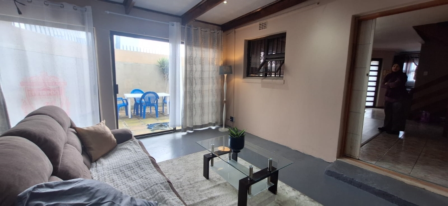 3 Bedroom Property for Sale in Wetton Western Cape